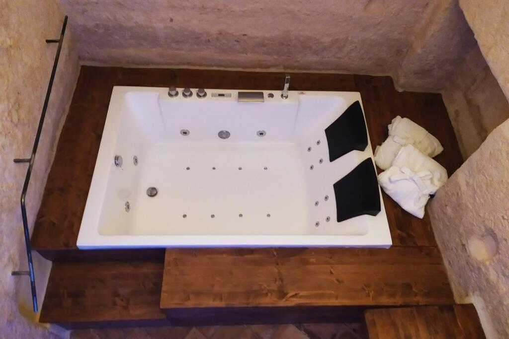 Fornaci 46 Sassi Con Idromassaggio Villa Matera Exterior photo